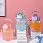 Bình nước nhựa màu pastel 