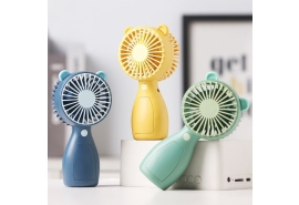 Quạt cầm tay màu sắc dễ thương 